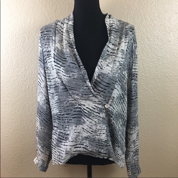 Austin Reed Tops - Austin Reed silk animal print blouse sz 8